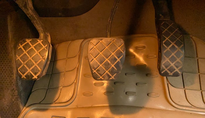 2015 Volkswagen Polo HIGHLINE1.5L DIESEL, Diesel, Manual, 1,41,390 km, Pedals