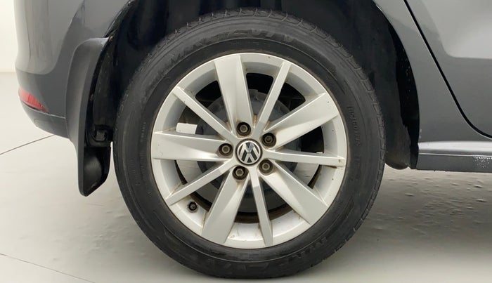 2015 Volkswagen Polo HIGHLINE1.5L DIESEL, Diesel, Manual, 1,41,390 km, Right Rear Wheel