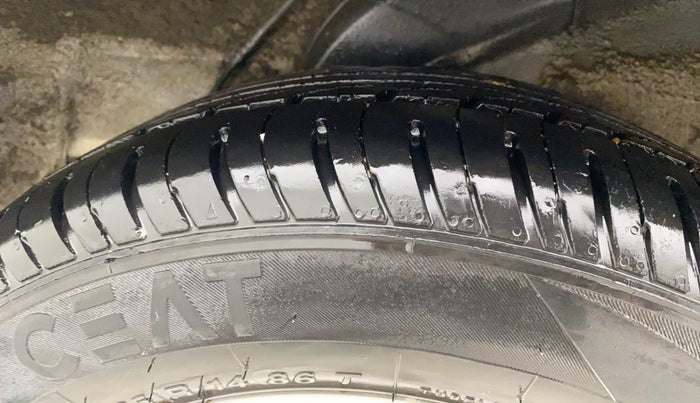 2014 Hyundai i20 SPORTZ 1.2, CNG, Manual, 46,253 km, Left Rear Tyre Tread