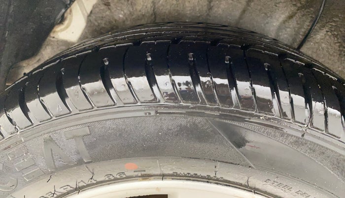 2014 Hyundai i20 SPORTZ 1.2, CNG, Manual, 46,253 km, Right Rear Tyre Tread