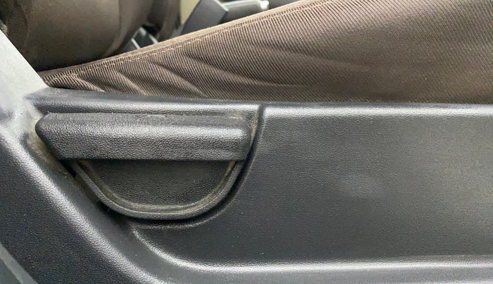 2014 Hyundai i20 SPORTZ 1.2, CNG, Manual, 46,253 km, Driver Side Adjustment Panel