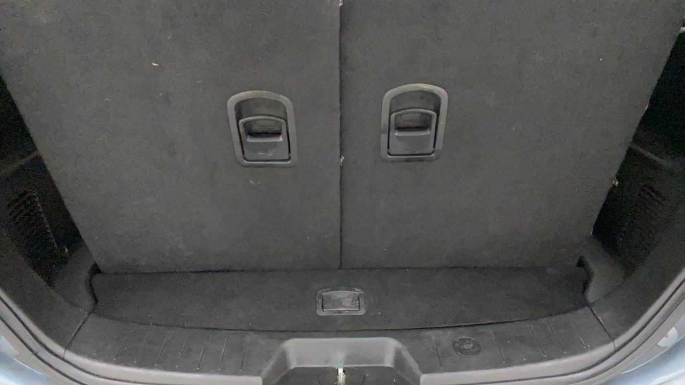 2014 Mahindra XUV500 W6, Diesel, Manual, 1,07,080 km, Boot Inside