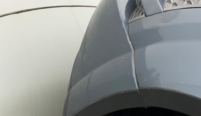 2014 Mahindra XUV500 W6, Diesel, Manual, 1,07,080 km, Front bumper - Minor scratches