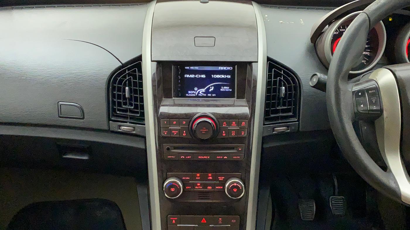 2014 Mahindra XUV500 W6, Diesel, Manual, 1,07,080 km, Air Conditioner