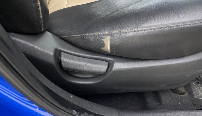 2017 Hyundai Grand i10 SPORTZ 1.2 KAPPA VTVT, Petrol, Manual, 61,011 km, Driver Side Adjustment Panel