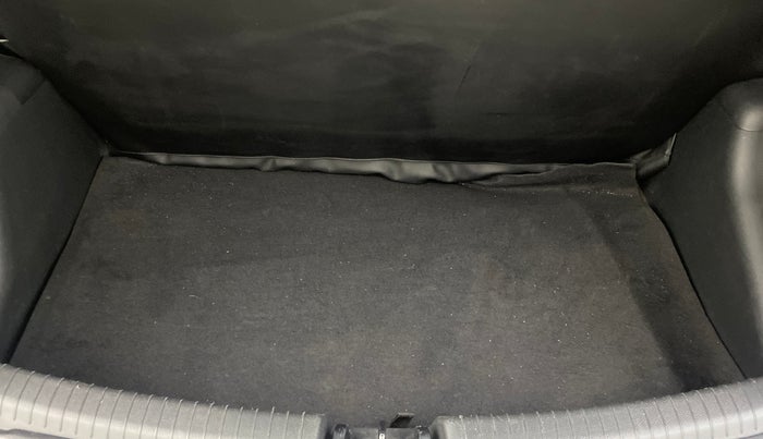 2017 Hyundai Grand i10 SPORTZ 1.2 KAPPA VTVT, Petrol, Manual, 61,011 km, Boot Inside