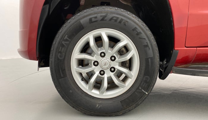2016 Mahindra TUV300 T8, Diesel, Manual, 43,880 km, Left Front Wheel