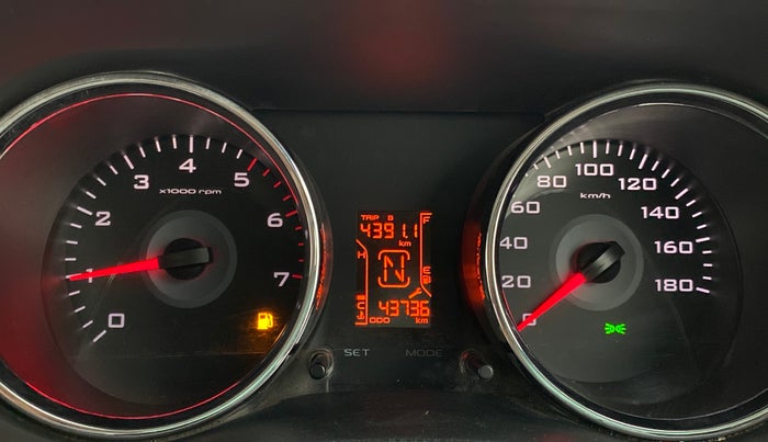 2016 Mahindra TUV300 T8, Diesel, Manual, 43,880 km, Odometer Image