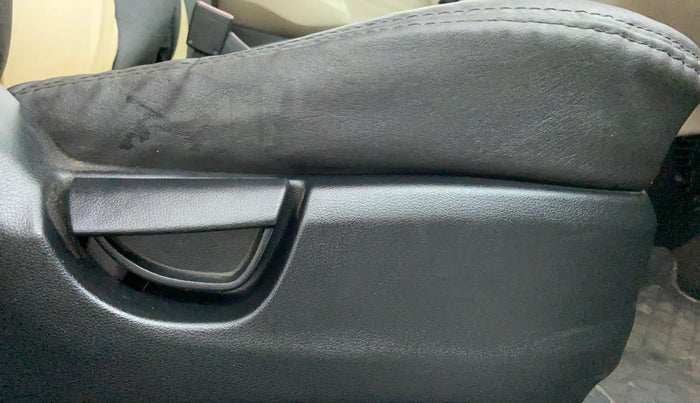 2019 Hyundai NEW SANTRO ASTA 1.1 MT, Petrol, Manual, 30,601 km, Driver Side Adjustment Panel