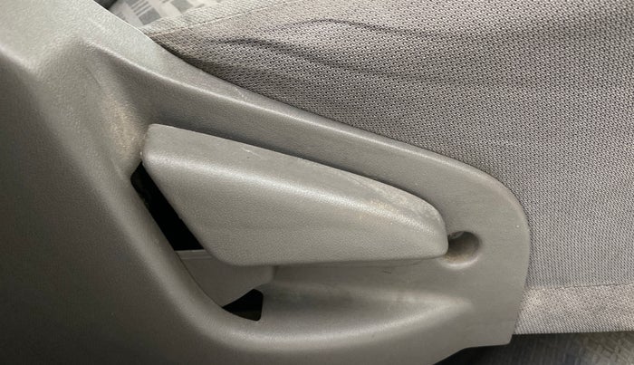 2015 Datsun Go Plus T, Petrol, Manual, 60,217 km, Driver Side Adjustment Panel