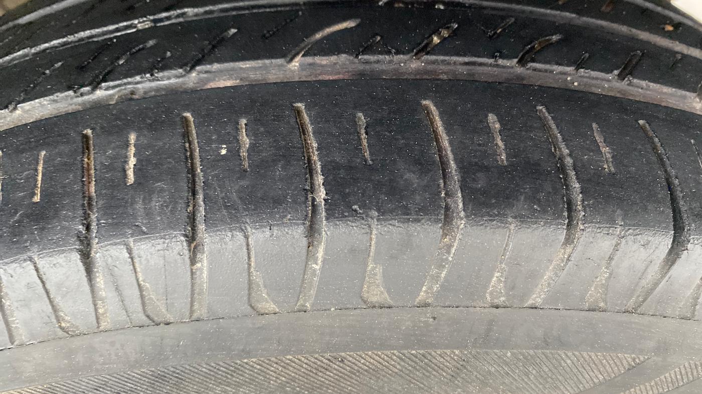 2015 Datsun Go Plus T, Petrol, Manual, 60,217 km, Left Rear Tyre Tread