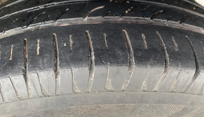 2015 Datsun Go Plus T, Petrol, Manual, 60,217 km, Left Rear Tyre Tread