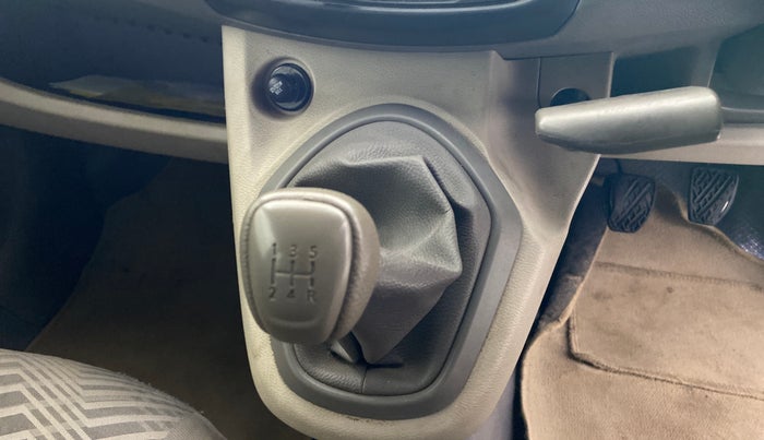 2015 Datsun Go Plus T, Petrol, Manual, 60,217 km, Gear Lever