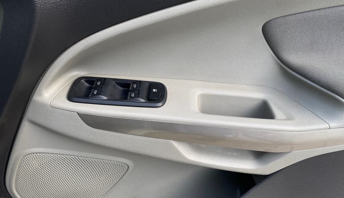 2015 Ford Ecosport TREND+ 1.0L ECOBOOST, Petrol, Manual, 70,452 km, Driver Side Door Panels Control
