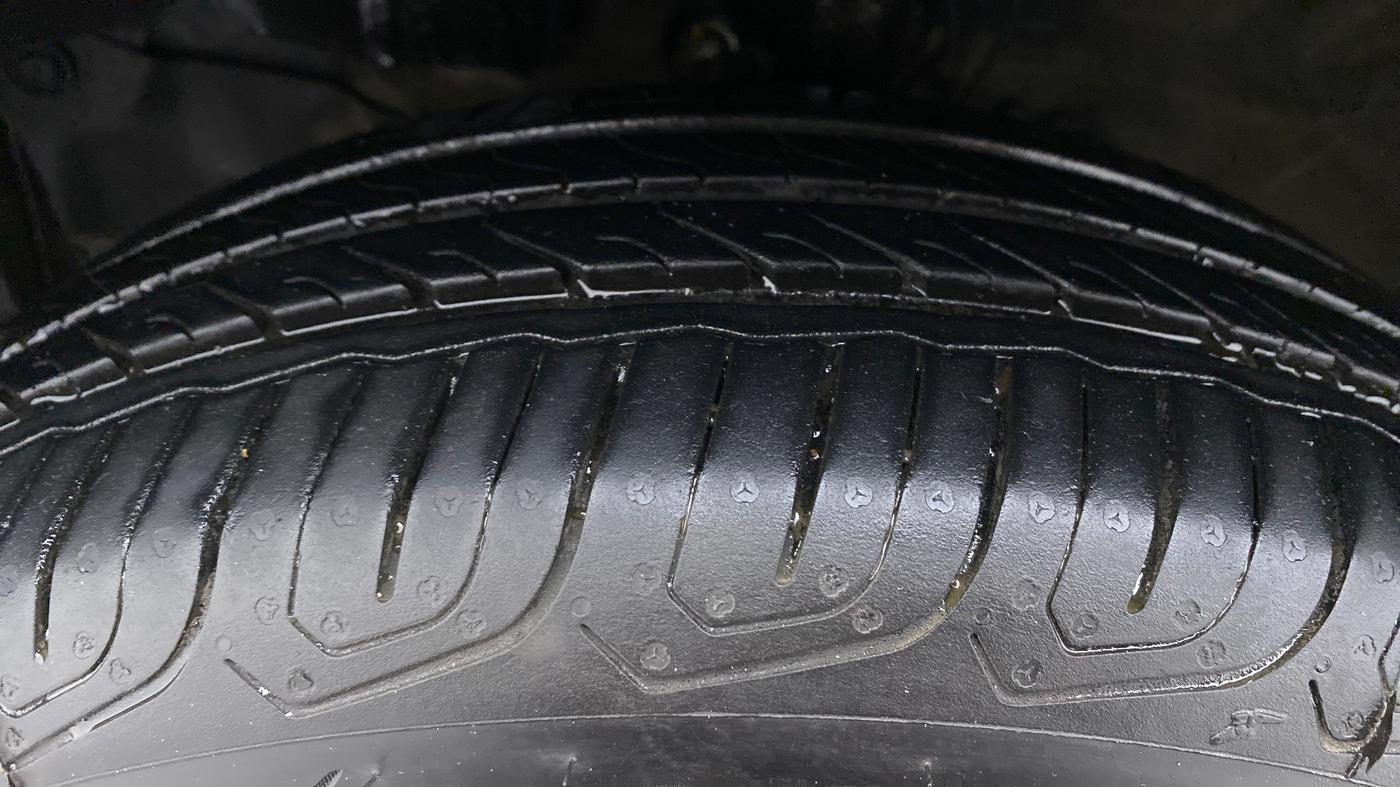 2014 Honda City V MT PETROL, Petrol, Manual, 44,872 km, Left Front Tyre Tread