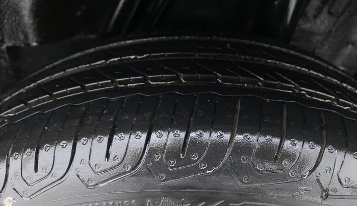 2014 Honda City V MT PETROL, Petrol, Manual, 44,872 km, Left Rear Tyre Tread