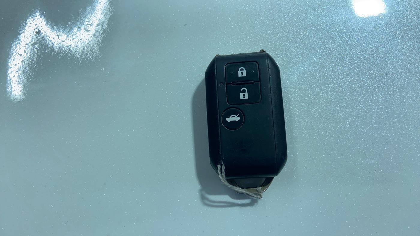 2018 Maruti Dzire ZXI AMT, CNG, Automatic, 91,479 km, Key Close Up