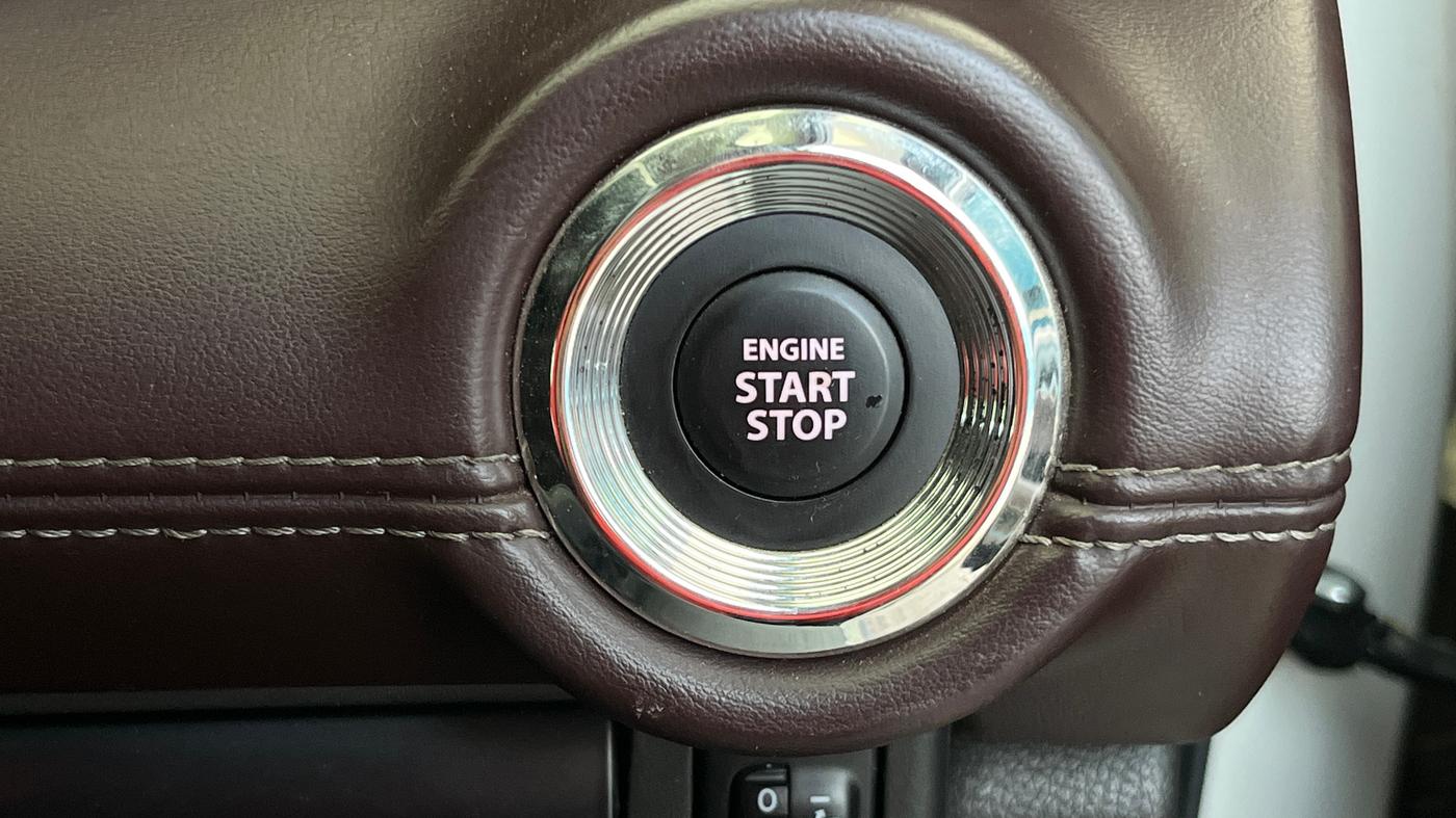 2022 Maruti Grand Vitara ALPHA SMART HYBRID AT, Petrol, Automatic, 33,060 km, Keyless Start/ Stop Button