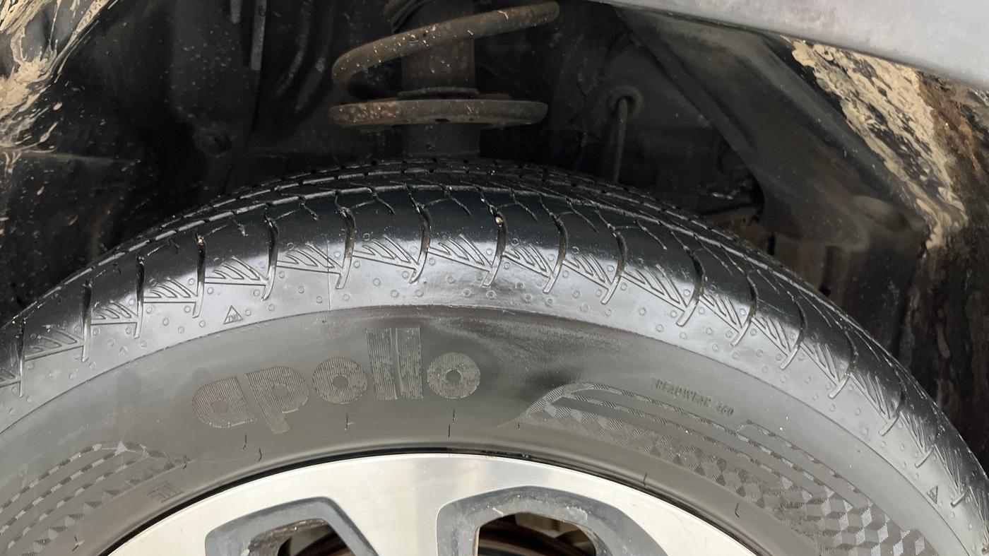2022 Maruti Grand Vitara ALPHA SMART HYBRID AT, Petrol, Automatic, 33,060 km, Right Front Tyre Tread