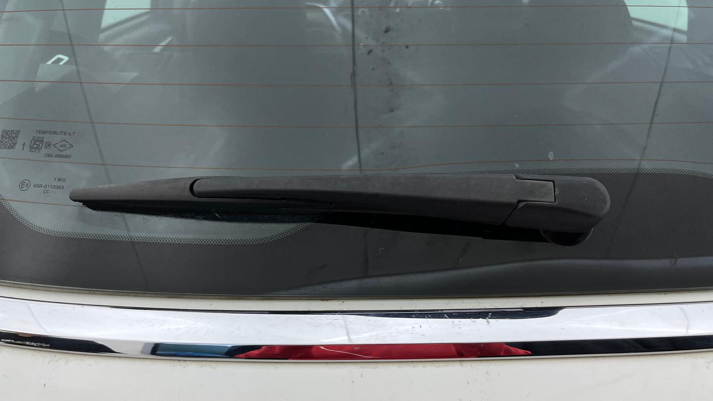 2022 Maruti Grand Vitara ALPHA SMART HYBRID AT, Petrol, Automatic, 33,060 km, Rear Wiper