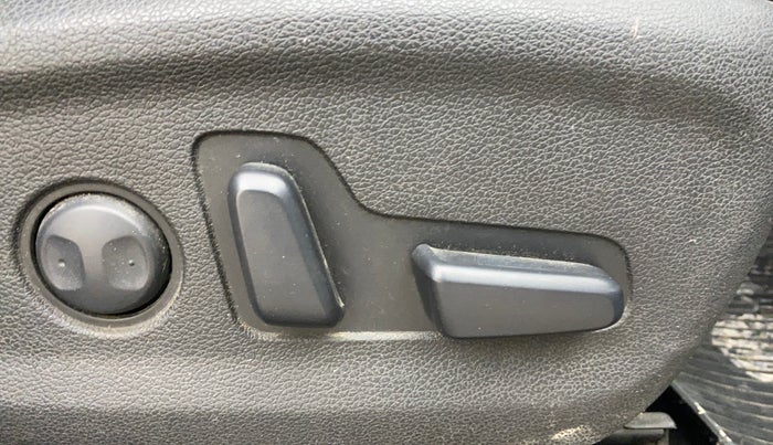 2021 Hyundai Tucson GLS 2WD AT PETROL, Petrol, Automatic, 83,796 km, Driver Side Adjustment Panel