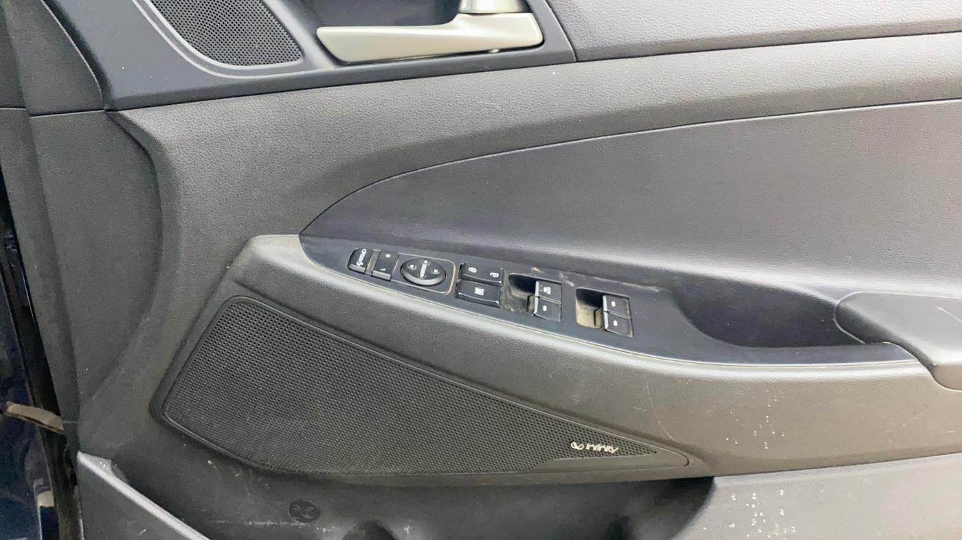 2021 Hyundai Tucson GLS 2WD AT PETROL, Petrol, Automatic, 83,851 km, Driver Side Door Panels Control