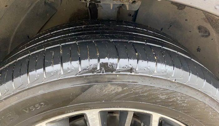 2021 Hyundai Tucson GLS 2WD AT PETROL, Petrol, Automatic, 83,796 km, Right Front Tyre Tread