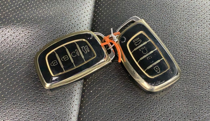 2021 Hyundai Tucson GLS 2WD AT PETROL, Petrol, Automatic, 83,796 km, Key Close Up