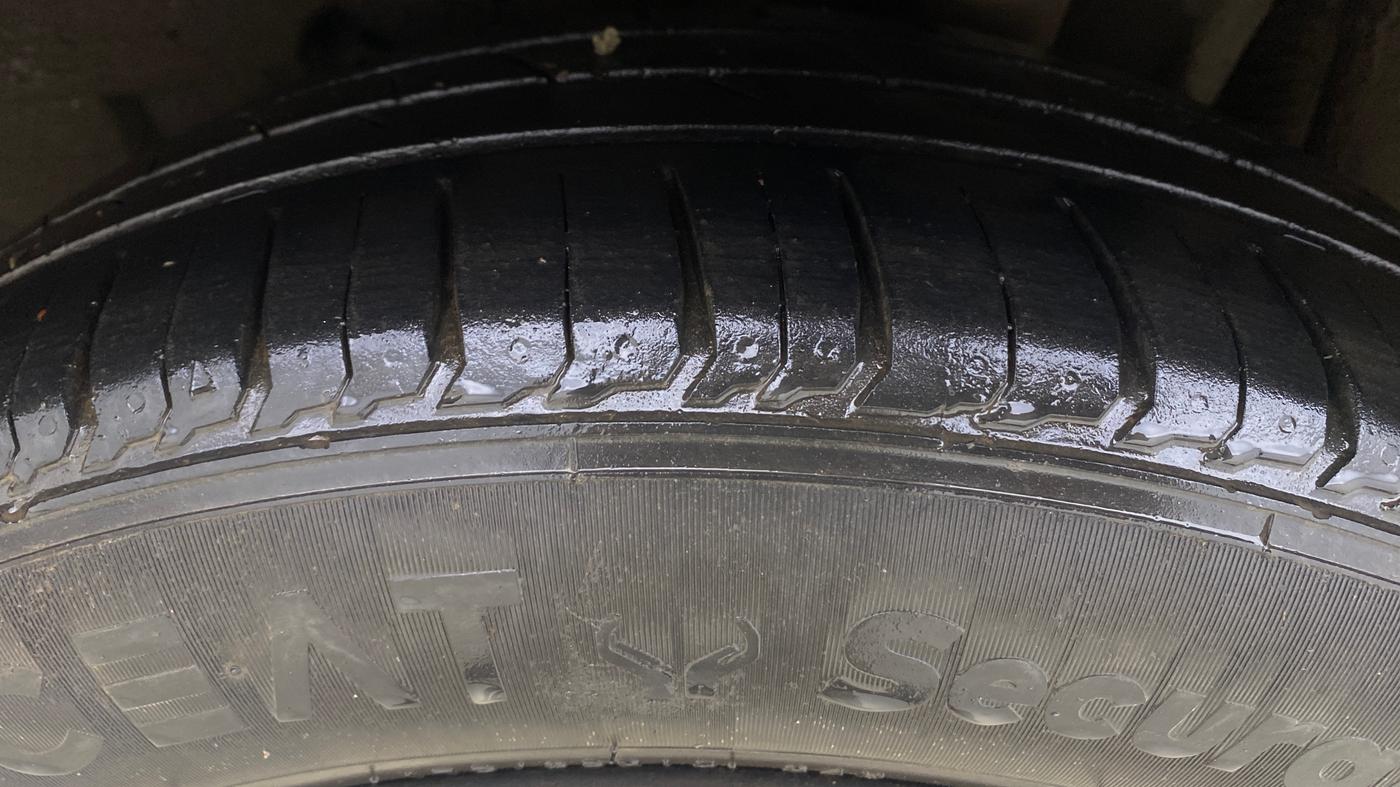 2019 Tata TIGOR XZ PLUS PETROL, Petrol, Manual, 84,111 km, Left Rear Tyre Tread
