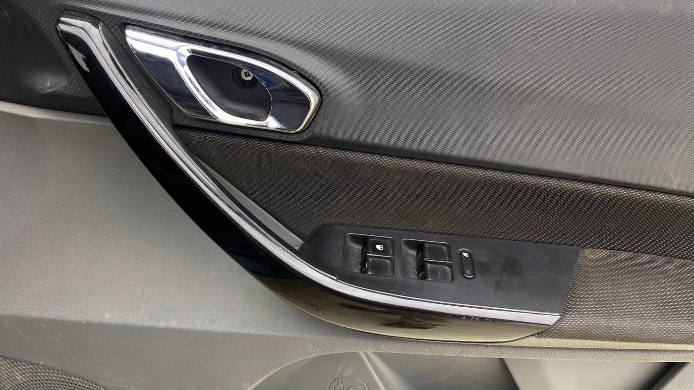 2019 Tata TIGOR XZ PLUS PETROL, Petrol, Manual, 84,111 km, Driver Side Door Panels Control