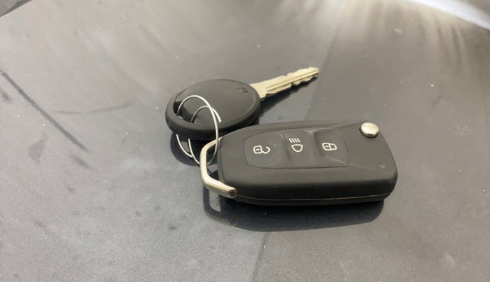 2016 Tata Zest XMS PETROL, Petrol, Manual, 61,659 km, Key Close Up