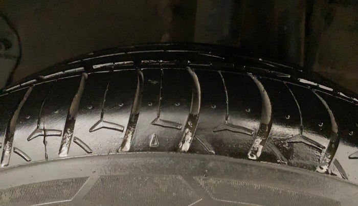 2016 Tata Zest XMS PETROL, Petrol, Manual, 61,659 km, Left Rear Tyre Tread