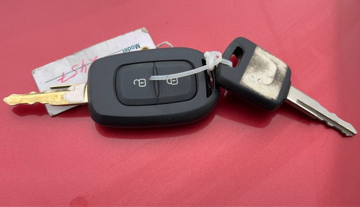 2017 Datsun Redi Go S 1.0, Petrol, Manual, 45,763 km, Key Close Up