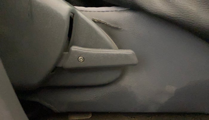 2014 Maruti Alto 800 LXI, Petrol, Manual, 34,948 km, Driver Side Adjustment Panel