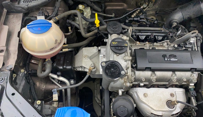 2016 Volkswagen Polo HIGHLINE1.2L, Petrol, Manual, 76,285 km, Engine View - Right