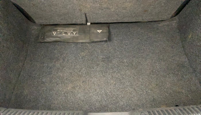 2016 Volkswagen Polo HIGHLINE1.2L, Petrol, Manual, 76,285 km, Boot Inside