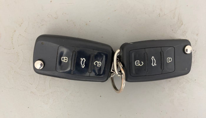 2016 Volkswagen Polo HIGHLINE1.2L, Petrol, Manual, 76,285 km, Key Close Up