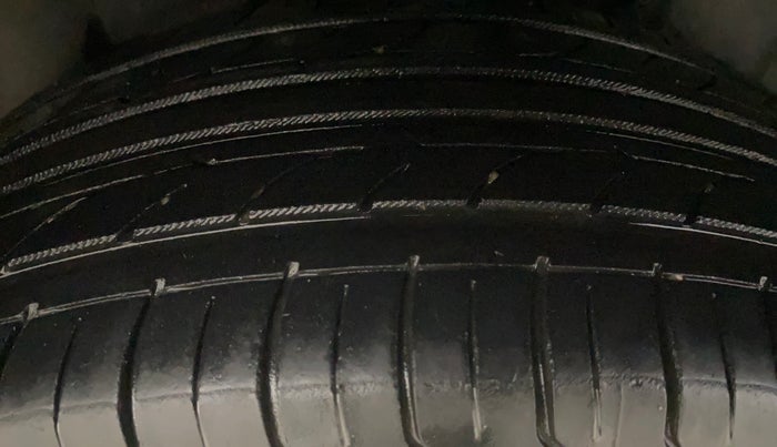 2016 Volkswagen Polo HIGHLINE1.2L, Petrol, Manual, 76,285 km, Right Rear Tyre Tread