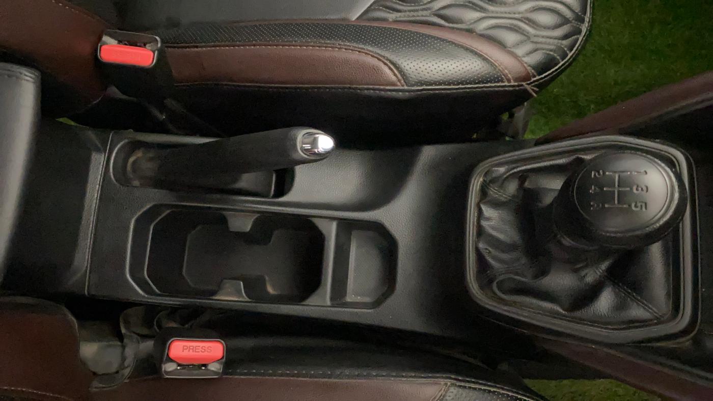 2024 Maruti Grand Vitara SIGMA SMART HYBRID, Petrol, Manual, 44,812 km, Gear Lever