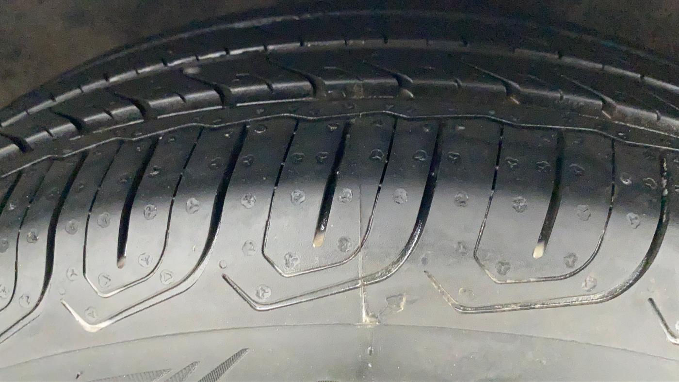 2011 Hyundai i20 MAGNA O 1.2, Petrol, Manual, 87,835 km, Right Front Tyre Tread