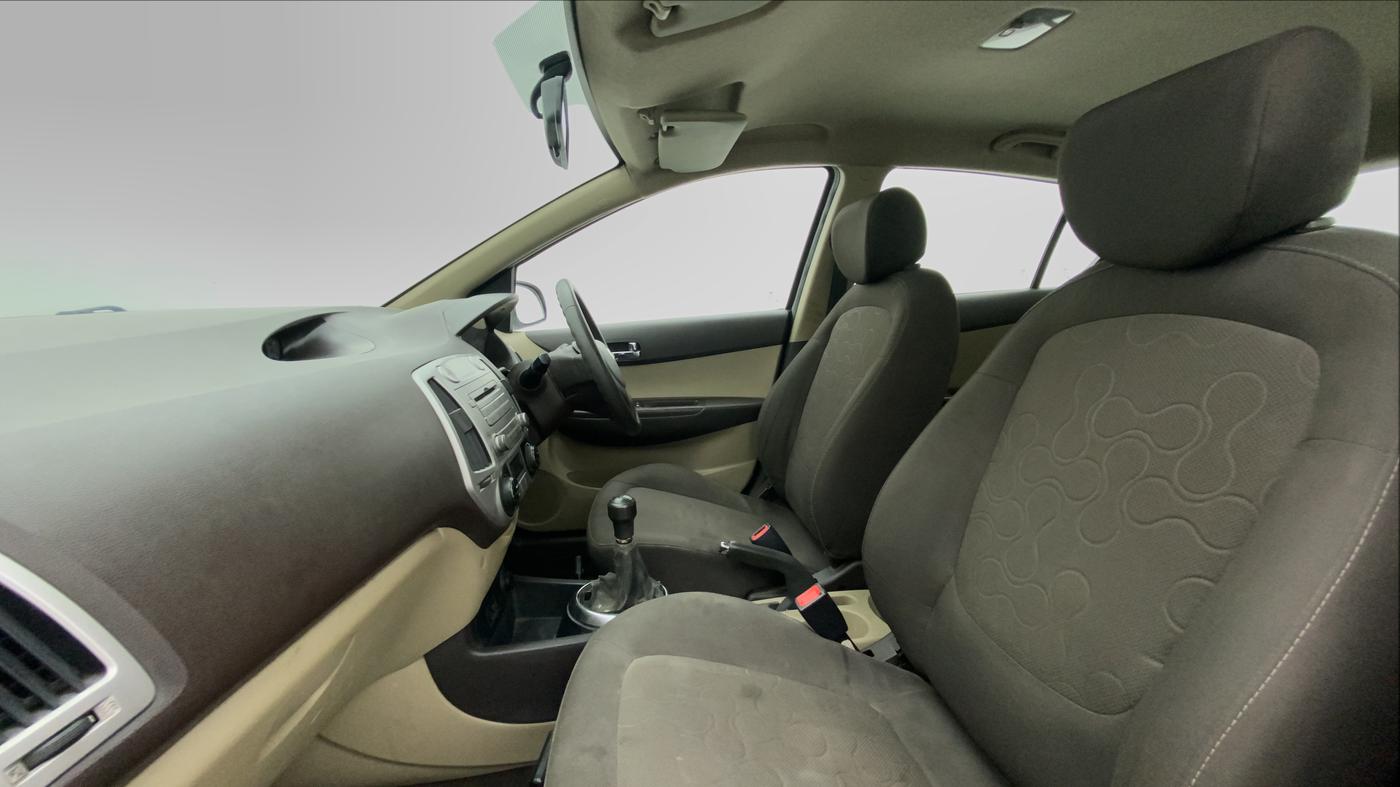 2011 Hyundai i20 MAGNA O 1.2, Petrol, Manual, 87,835 km, Right Side Front Door Cabin