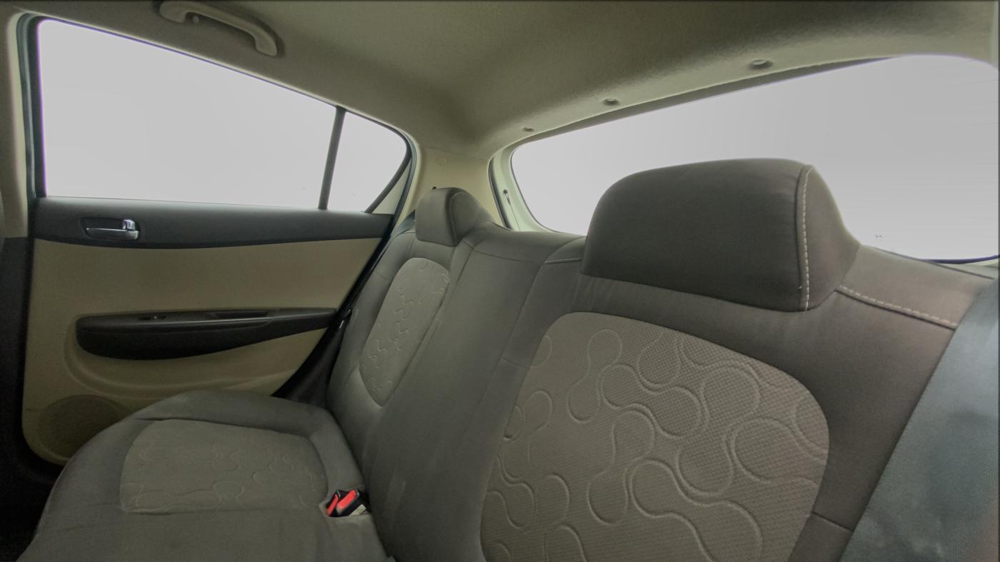 2011 Hyundai i20 MAGNA O 1.2, Petrol, Manual, 87,835 km, Right Side Rear Door Cabin