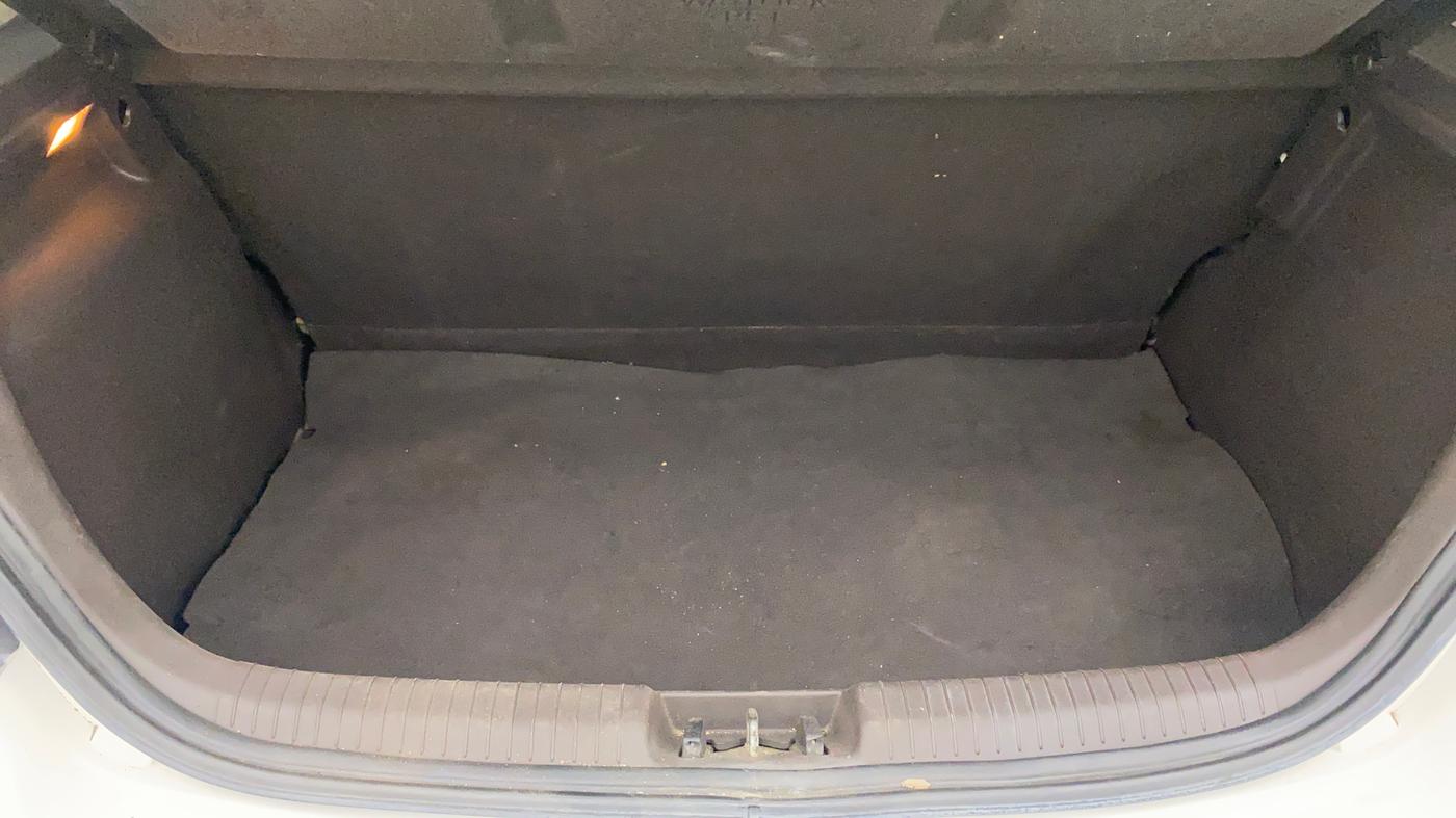 2011 Hyundai i20 MAGNA O 1.2, Petrol, Manual, 87,835 km, Boot Inside