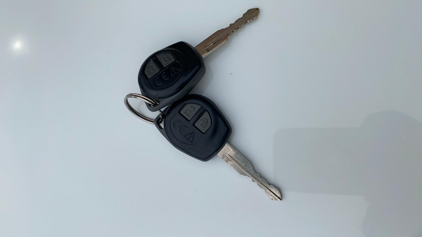 2023 Maruti FRONX DELTA PLUS 1.2L AGS, Petrol, Automatic, 48,912 km, Key Close Up