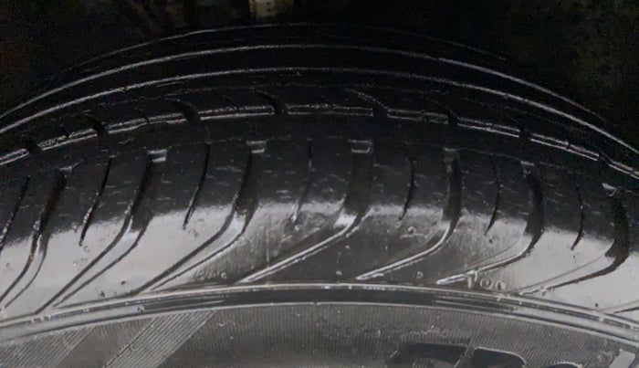 2014 Volkswagen Polo GT TSI AT, Petrol, Automatic, 41,979 km, Right Front Tyre Tread