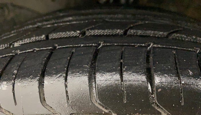 2014 Honda Brio VX AT, Petrol, Automatic, 63,822 km, Left Front Tyre Tread
