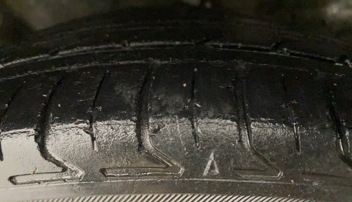 2014 Honda Brio VX AT, Petrol, Automatic, 63,822 km, Right Rear Tyre Tread