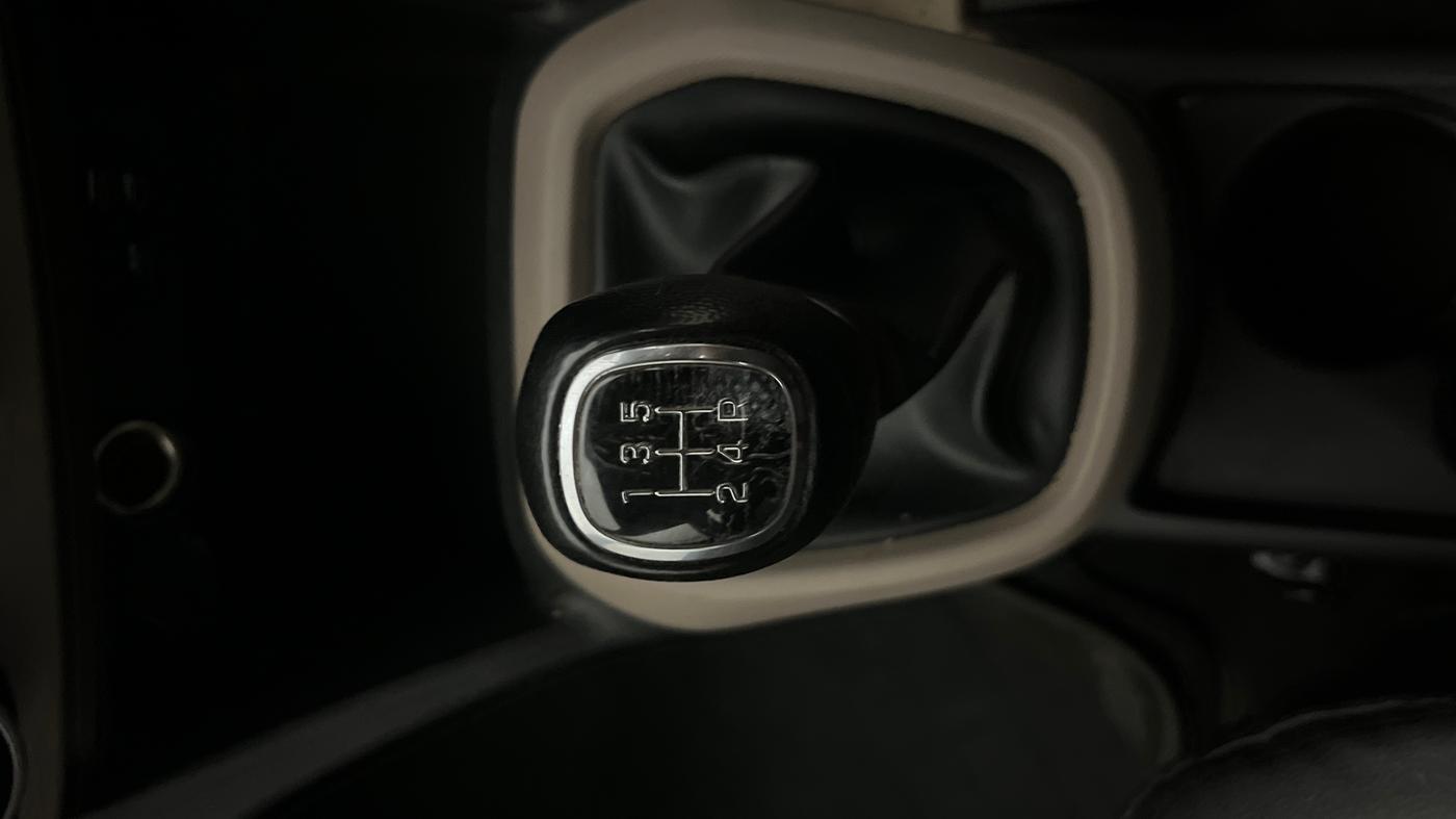 2017 Hyundai Grand i10 SPORTZ (O) 1.2 KAPPA VTVT, Petrol, Manual, 54,543 km, Gear Lever
