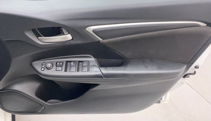 2021 Honda WR-V 1.5 i-DTEC VX MT, Diesel, Manual, 33,770 km, Driver Side Door Panels Control