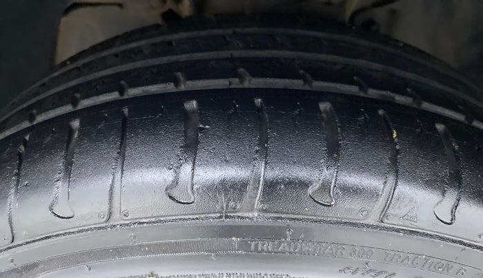 2019 Tata Tiago XT 1.2 REVOTRON, Petrol, Manual, 19,586 km, Left Front Tyre Tread